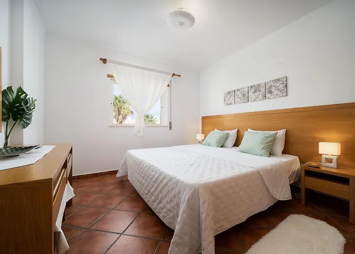 Palm Tree With Pool By Homing Appartement