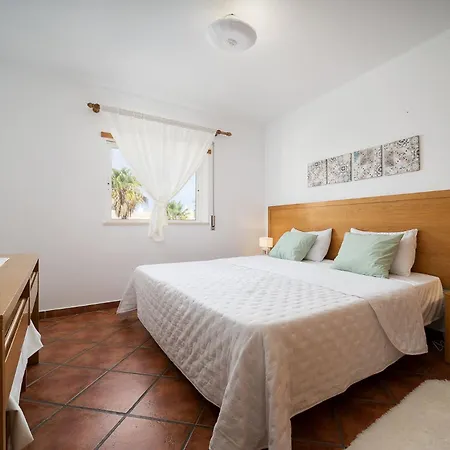 Palm Tree With Pool By Homing Appartement